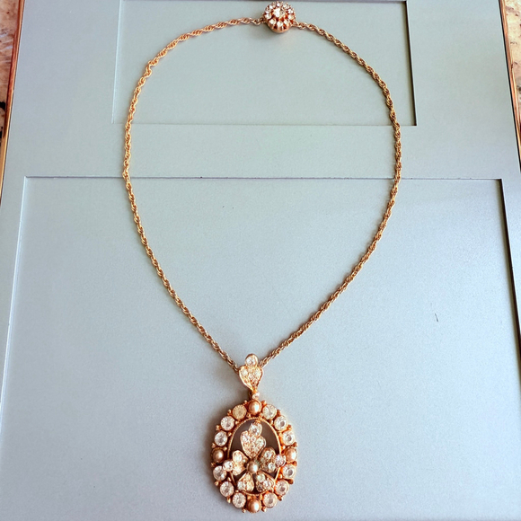 Vintage HOBE Gold Pansy Flower Rhinestone Pearl Pendant Necklace Circa 1940's - Picture 6 of 6